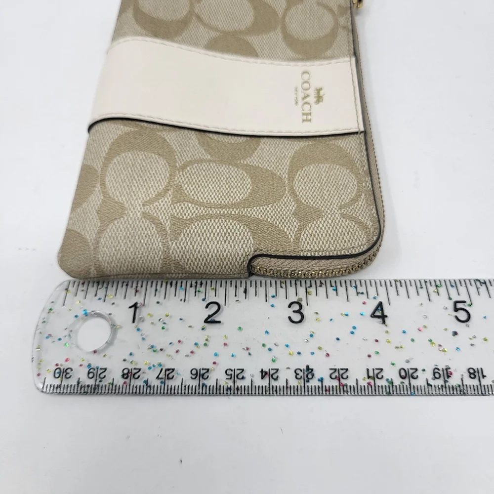 Coach Wristlet Wallet Tan Cream Pouch Corner‎ Zip - Picture 6 of 6